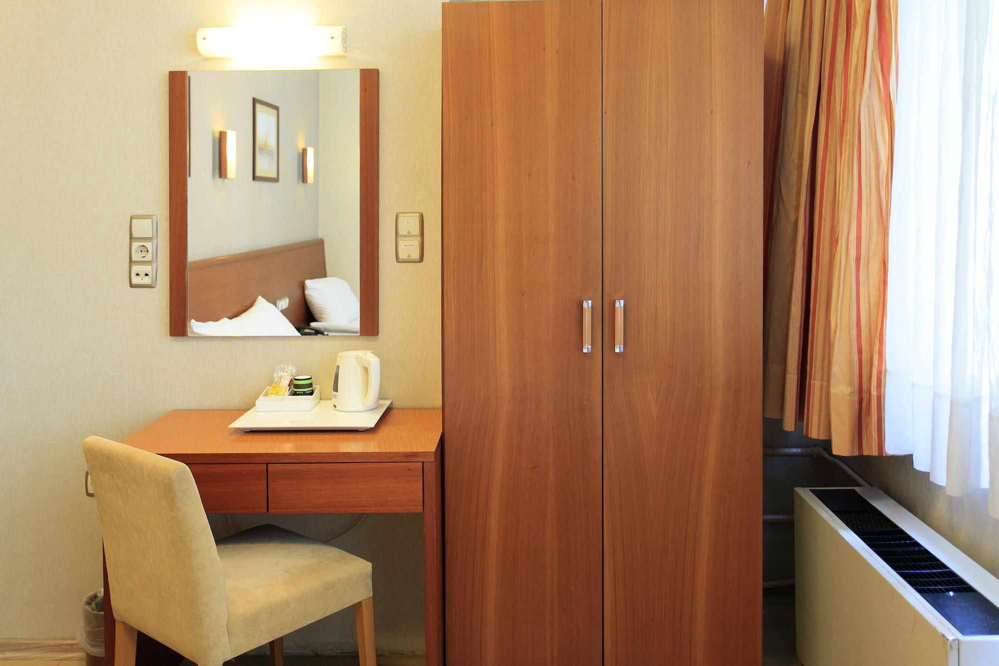 Hotel Inter Истанбул Екстериор снимка