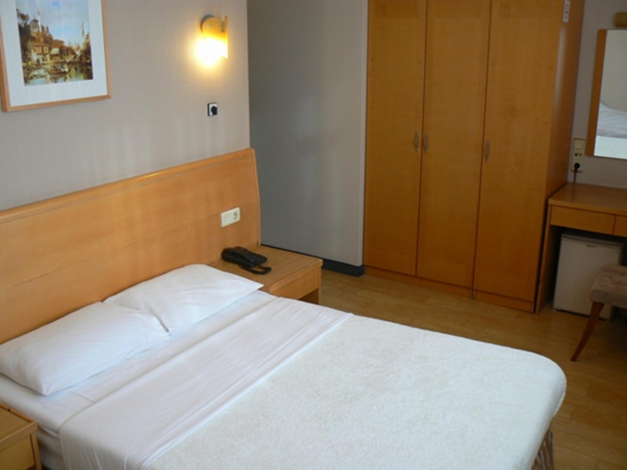 Hotel Inter Истанбул Екстериор снимка