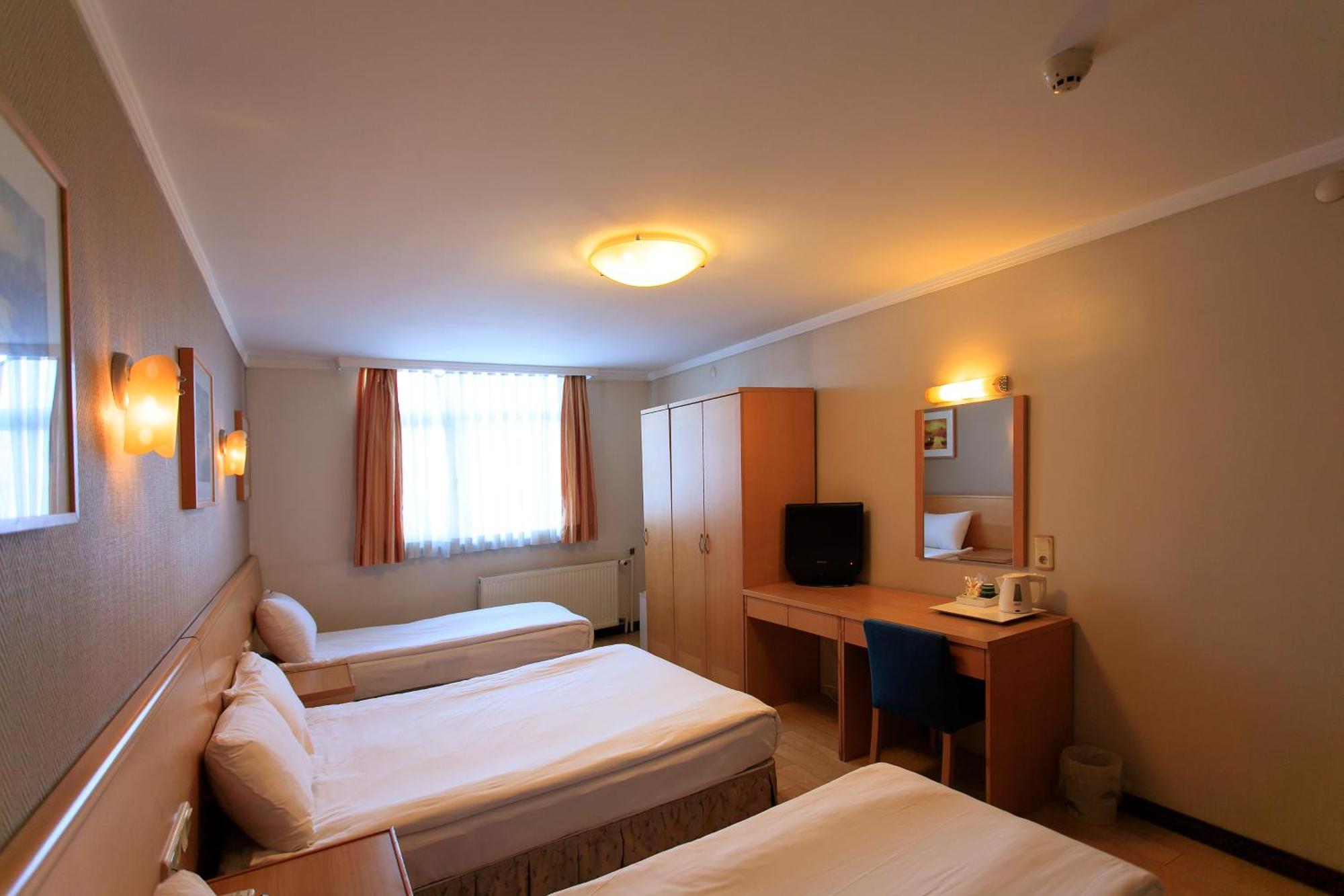 Hotel Inter Истанбул Екстериор снимка